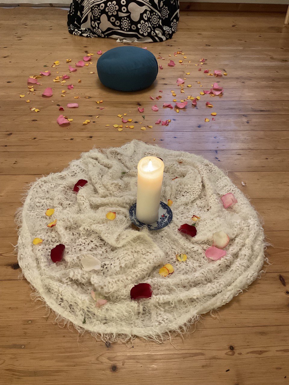 In allen Ritualen wirst du dich selbst zelebrieren, um dann dein Leben mit neuer Energie im Jetzt zu leben.
